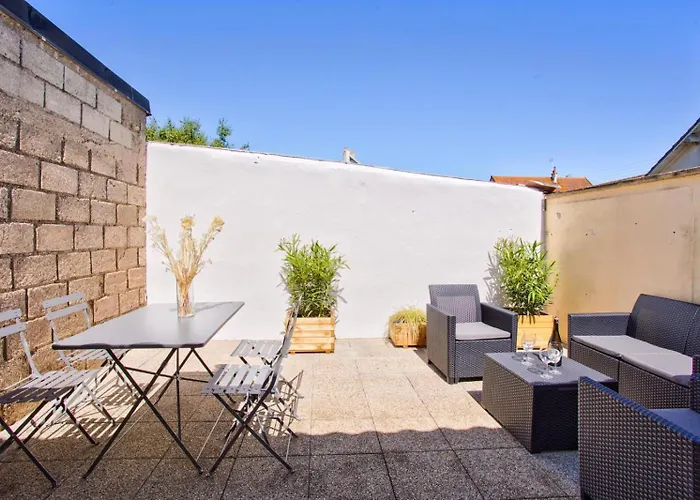 L'atypique, Avec Terrasse A 150m De La Holiday home