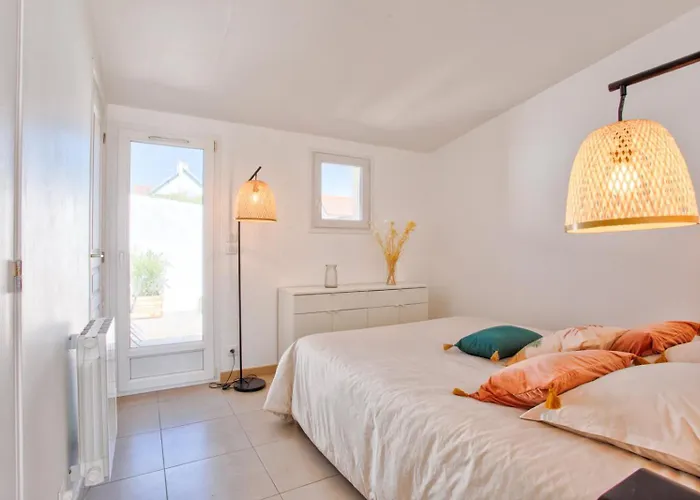 L'atypique, Avec Terrasse A 150m De La Holiday home *